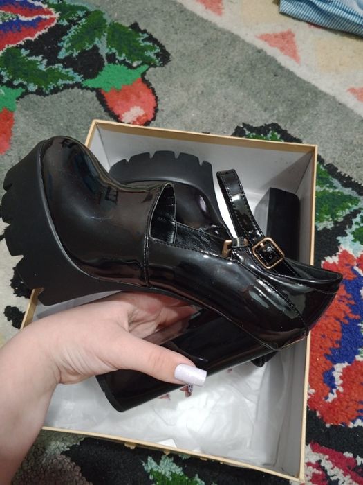 Продам туфли черные