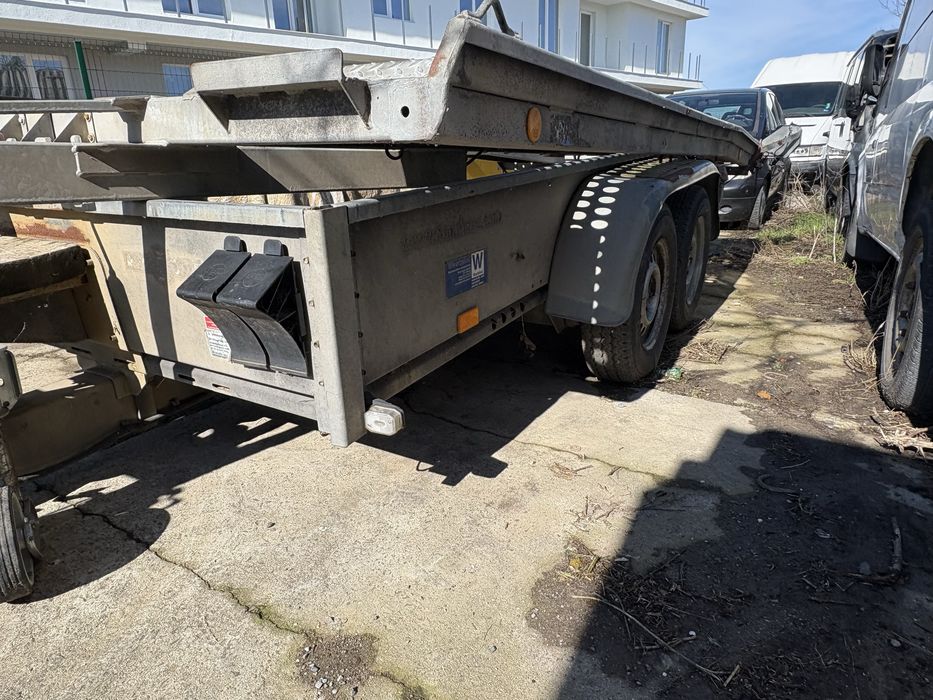 Ремарке за стройтелна техника под наем