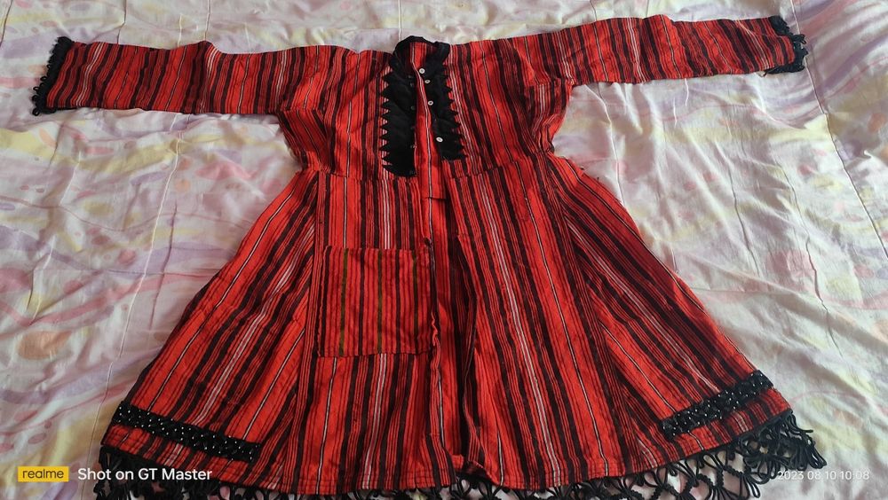 Българска носия,рокли и пристилка.