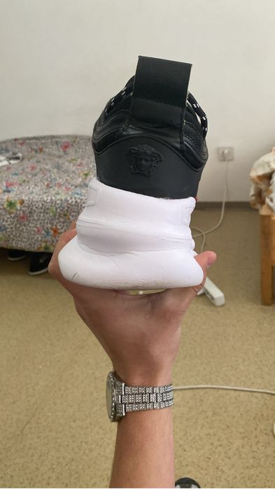 Vand versace chain reaction