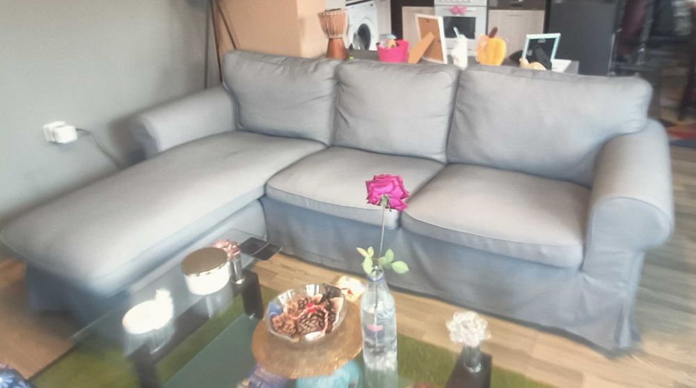 Стилен ъглов диван с лежанка (тип IKEA Ektorp) – Отлично състояние