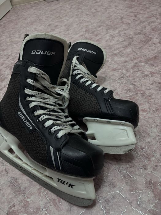 Продам хокейные коньки