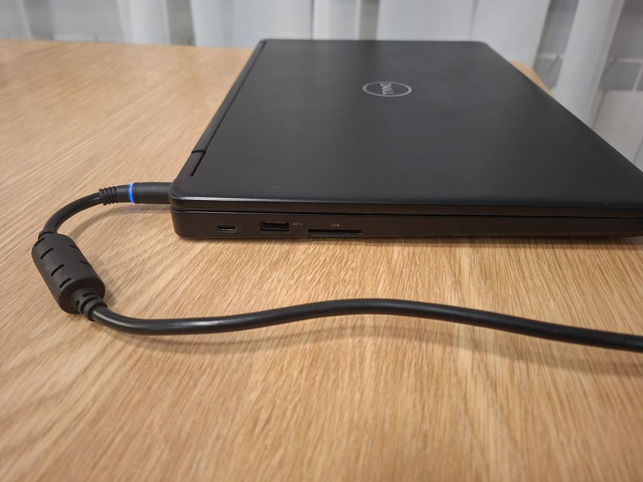 Лаптоп Dell Latitude 5490