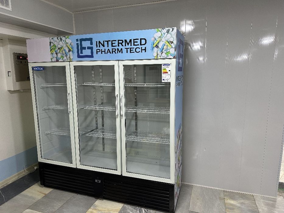 Восток витрина холаделник