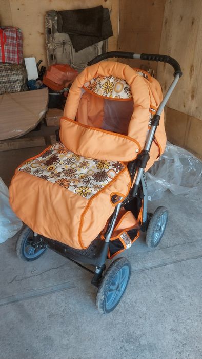 Детская всесезинная коляска.