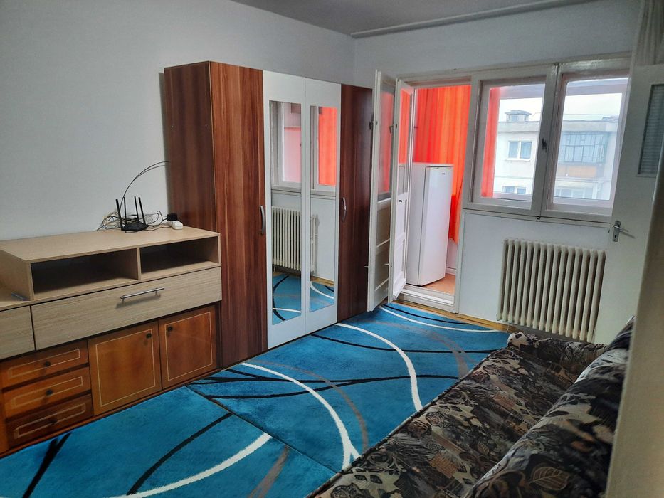 Închiriez garsonieră