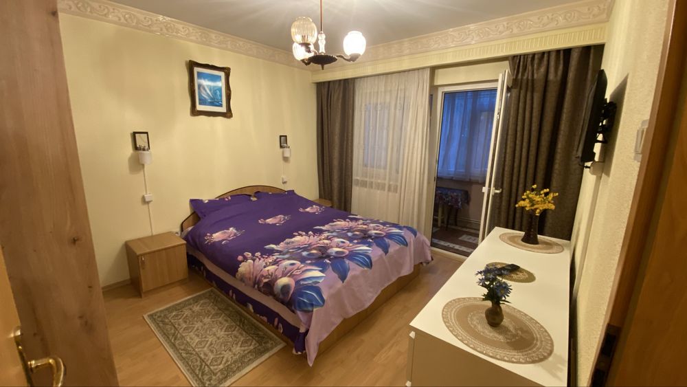 Inchiriez apartament 3 camere, Faleza Nord