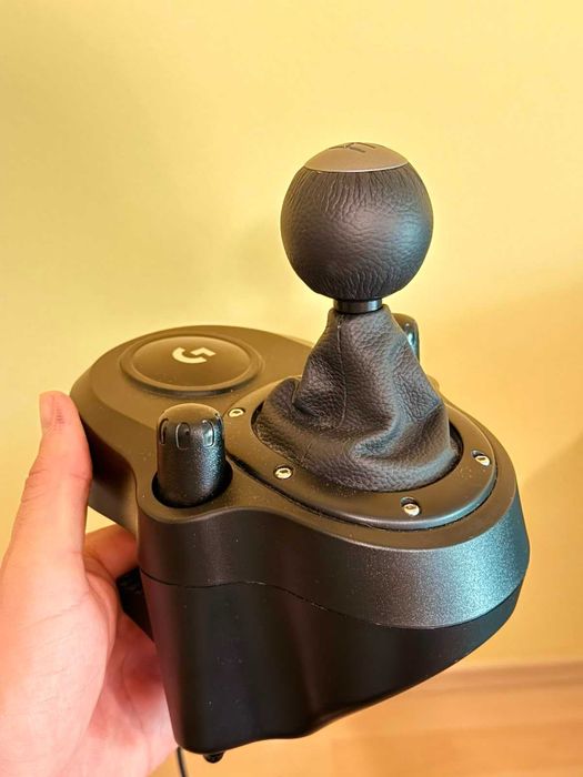 Logitech G29 + Shifter + стойка + Ръчна спирачка. КОМПЛЕКТ !
