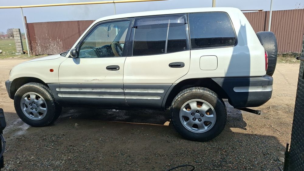 Продается машина Rav 4