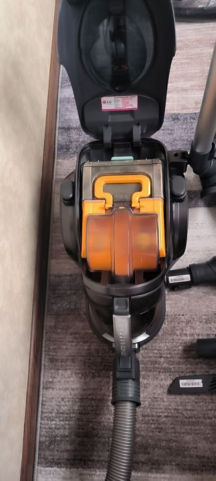 Продаю пылесос LG KOMPRESSOR