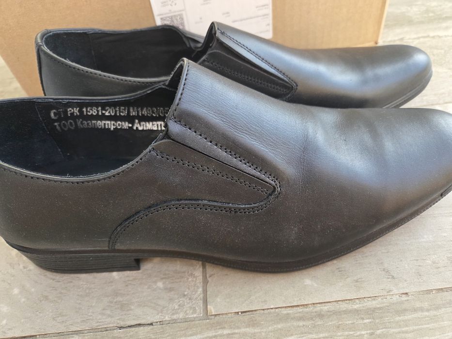 Продам мужские туфли 40р