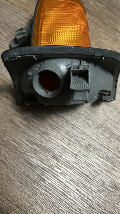 Поворотники Мерседес Бенц Е 124