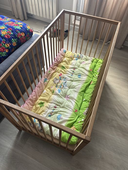 Продам детскую кроватку Икеа