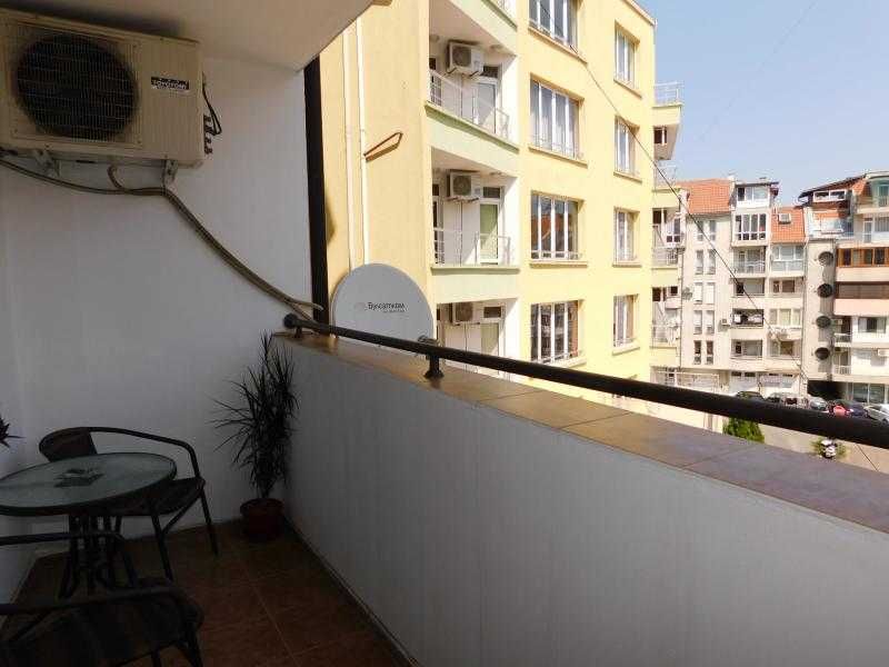 Дава се под наем Тристаен апартамент в Бургас, Лазур - 100 кв.м за 612 € - Снимка #11