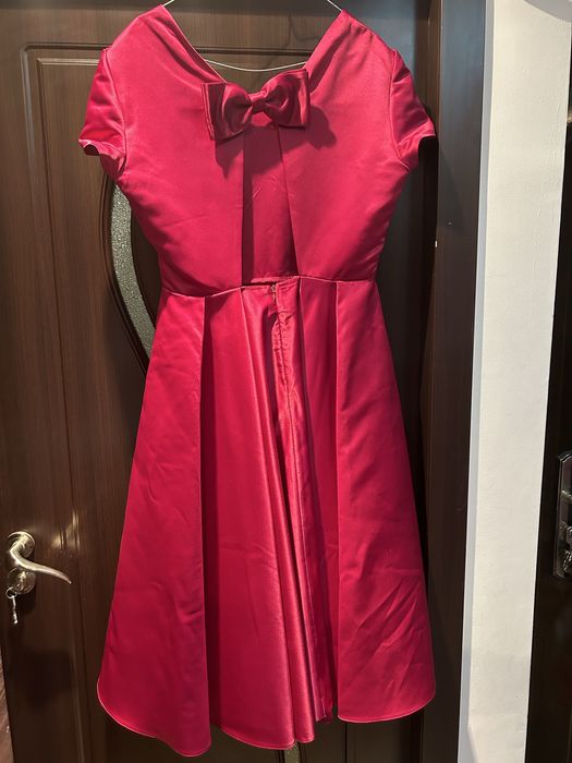 Rochie facuta pe comanda ,marimea m!