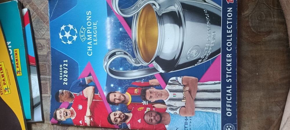 Продавам албуми на Topps и Panini