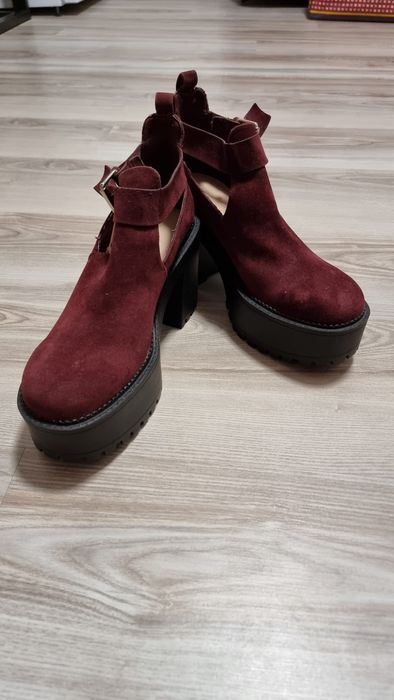 Pantofi vișinii PULL&BEAR