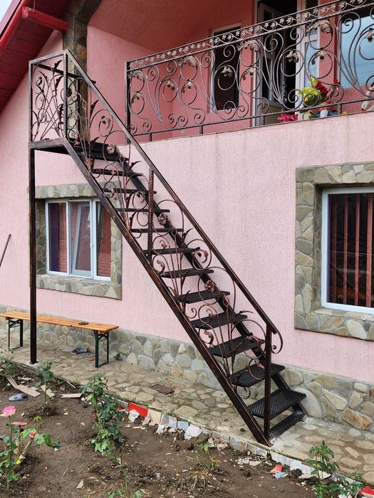 Scara metalica de exterior