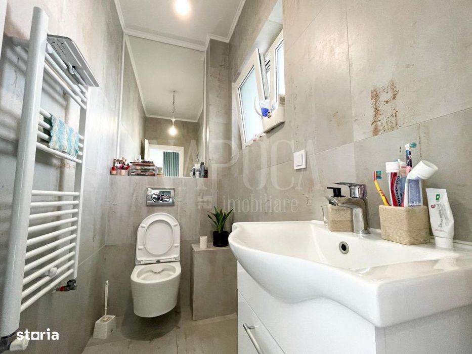 Casa 4 camere de vanzare in Floresti
