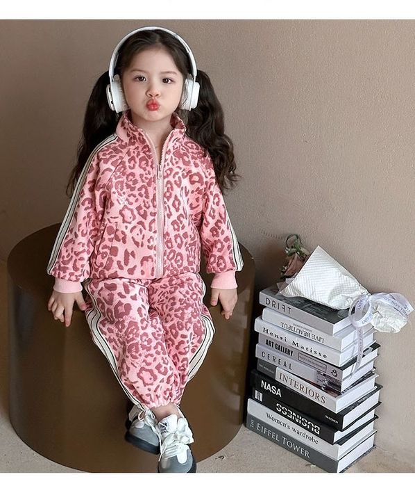 Двойка на девочку 7лет