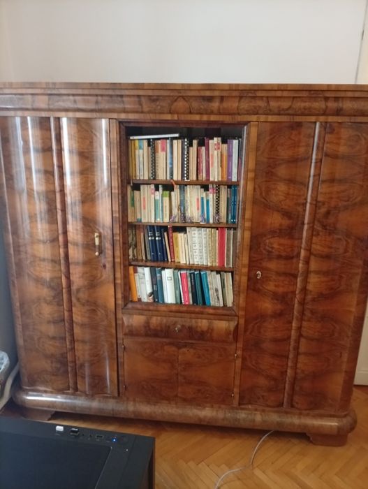 Dulap din lemn masiv