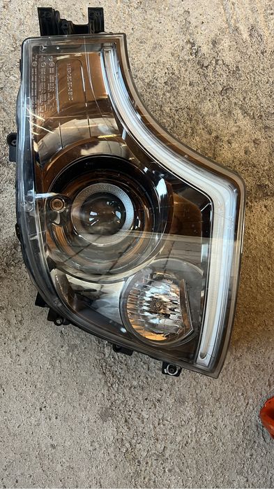 Far stanga mercedes mp5