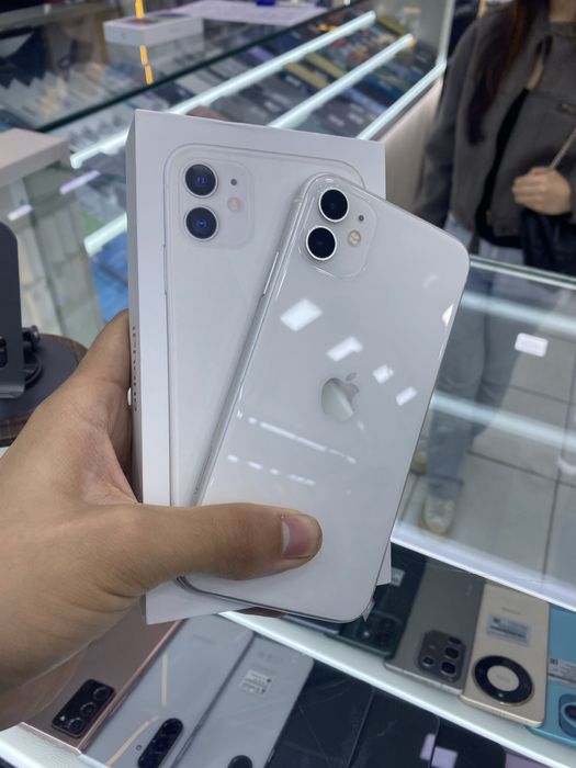 iPhone 11 (white)