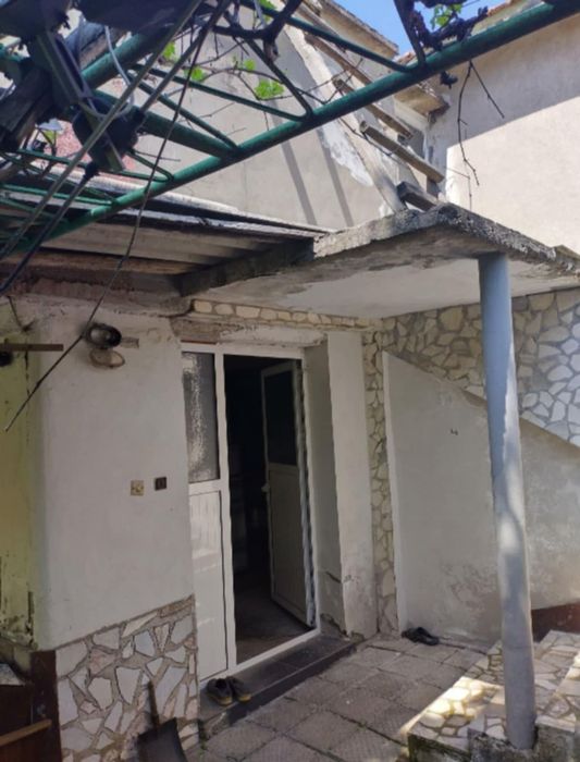 Продава се Къща в Пловдив, Каменица 2 - 469 кв.м за 82 €/кв.м - Снимка #1