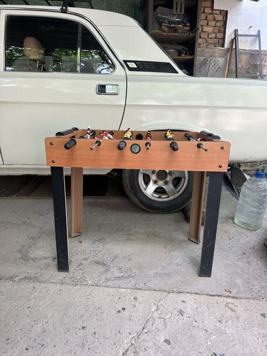 Настольный футбол срочно.