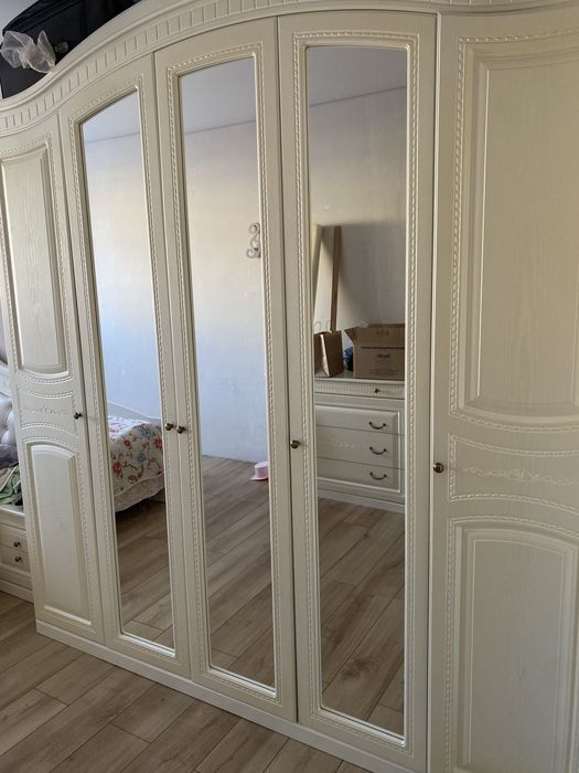 Спальный гарнитур