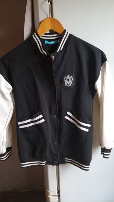 Школьный бомбер на девочку