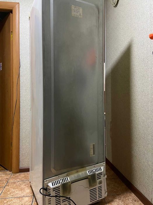 Продам холодильник Samsung RL28FBSW1/BUS