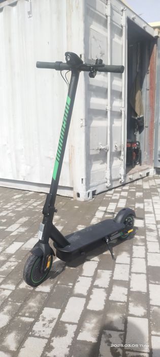 Почти новый электросамокат