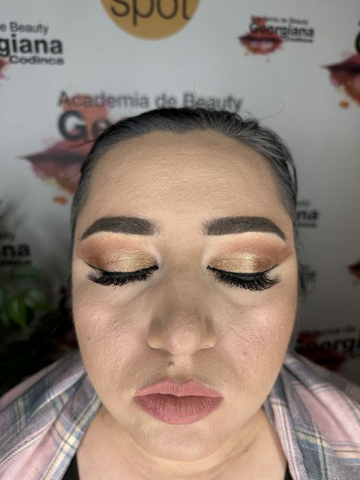 Make-up Profesional Premium | Gene Cadou | Produse High-End | De la 250 Lei
