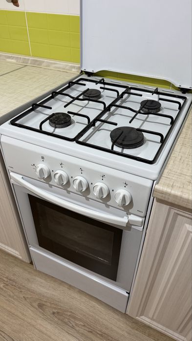 Продам газовую плиту