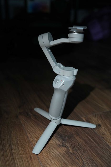 Dji OM 4 stabilizator pentru telefon