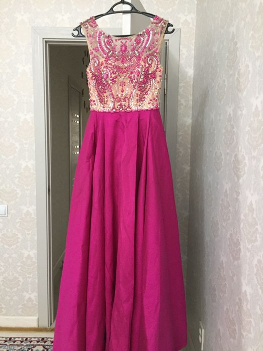 Вечерние платья