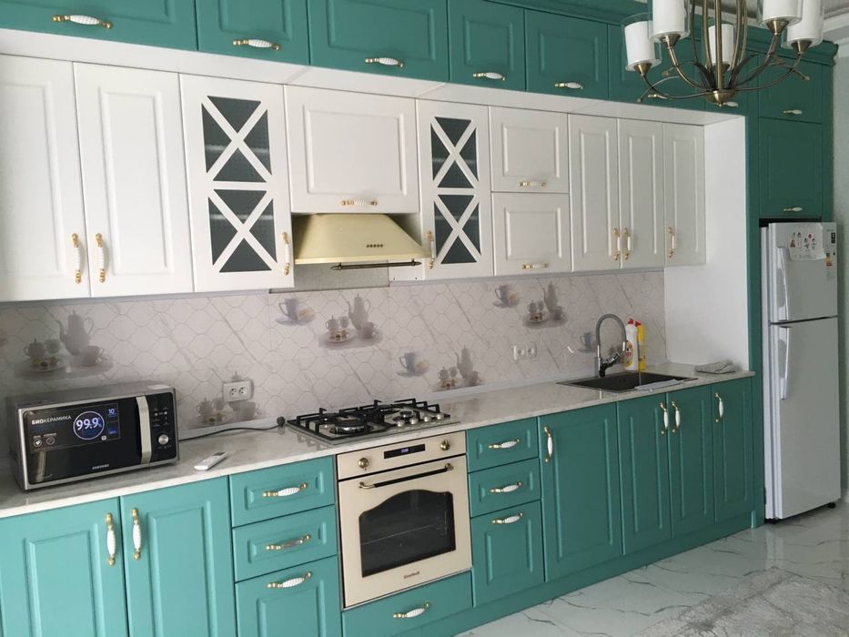 Сдается 3 х ком квартира взаде Рустам шурбо