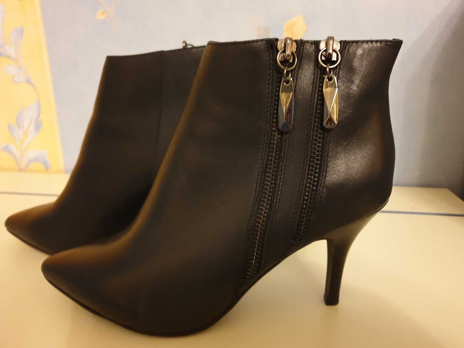 Дамски боти от естествена кожа