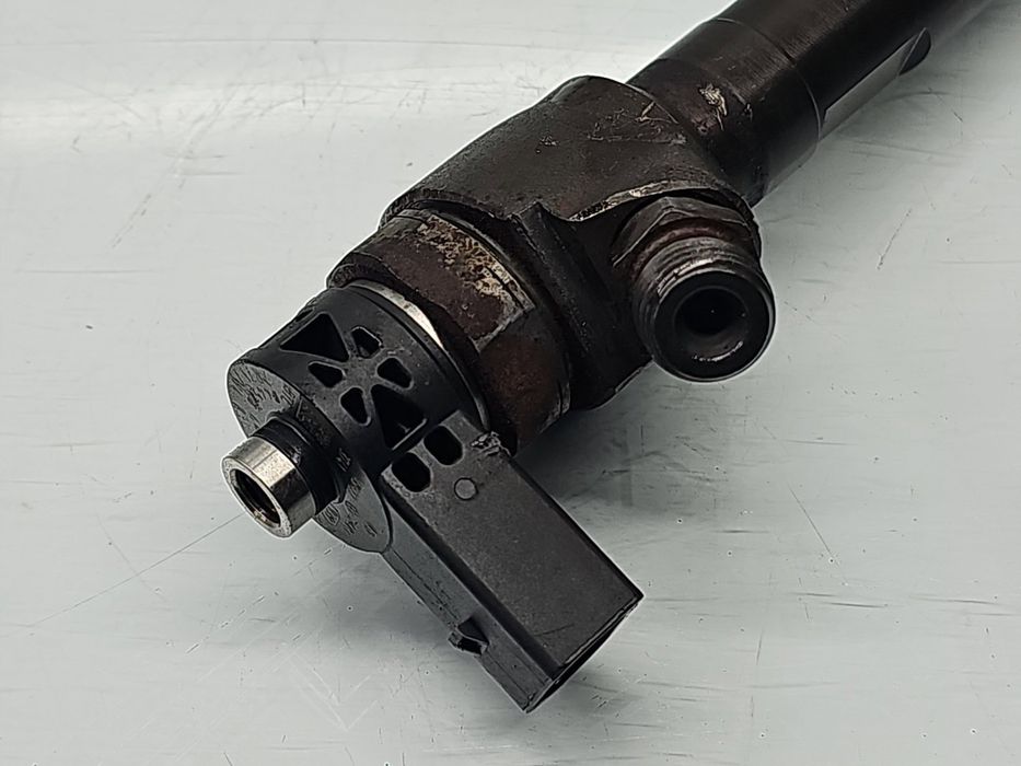 Injector Volkswagen Passat B7 (362) [Fabr 2010-2014] 03L130277Q 2.0 TD