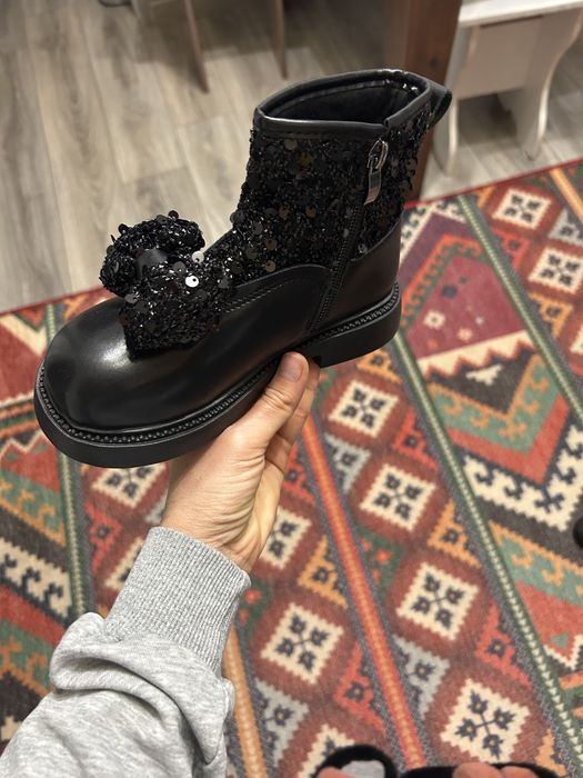 Продам демисезонные сапоги