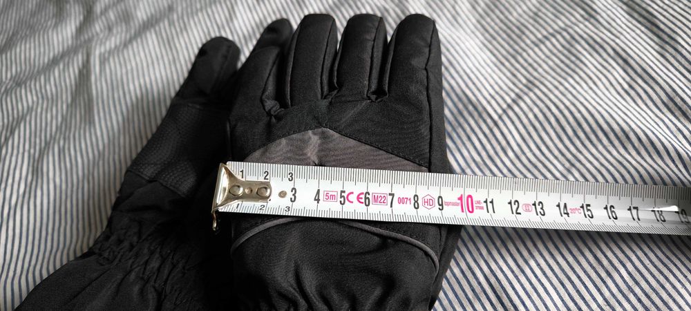 Детски ръкавички чисто нови!