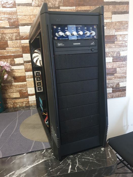 Carcasa NZXT Tempest 5x ventilatoare, sursa 650w, fan controller analog Zalman