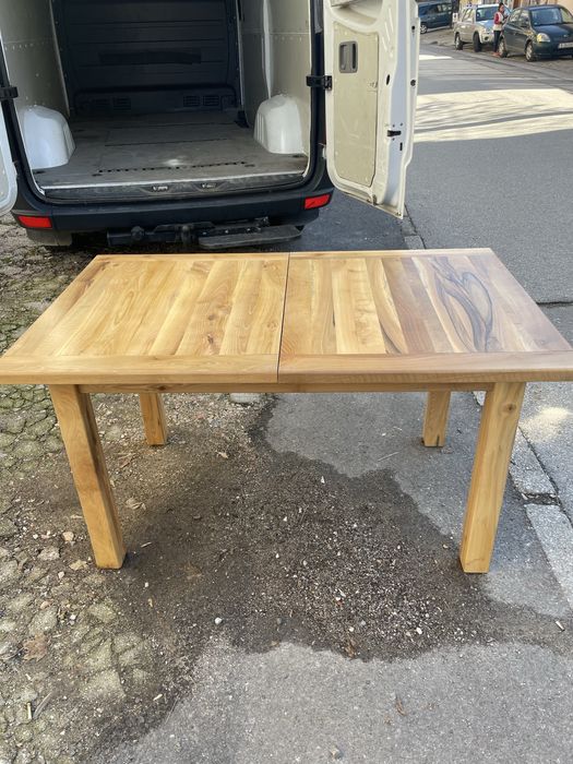 Маси и столове масив дърво орех