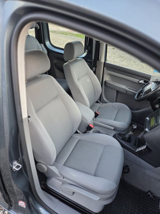 VW Caddy Life 7 locuri