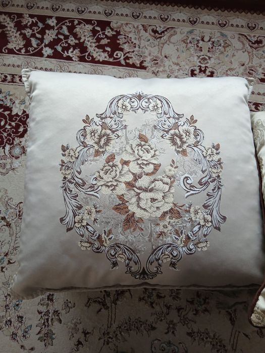 Подушка для диван