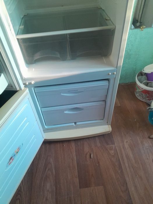 Продам  холодильник  5000т