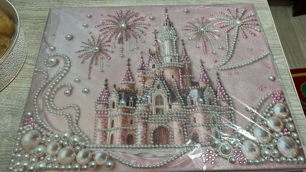 Декоративная картина с жемчугом “Замок”