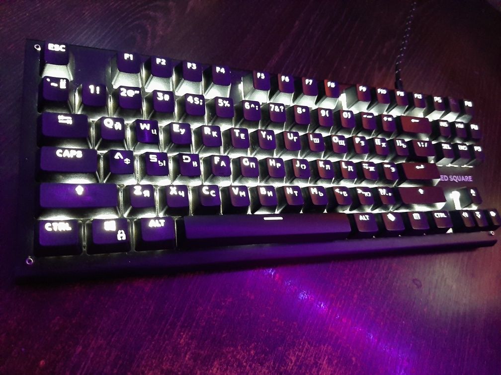 Red square tkl hanami