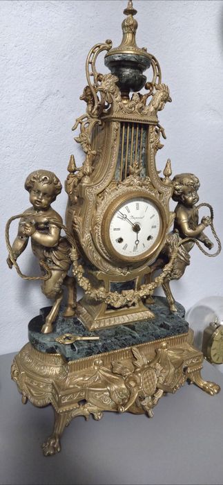 Ceas de simeniu din bronz